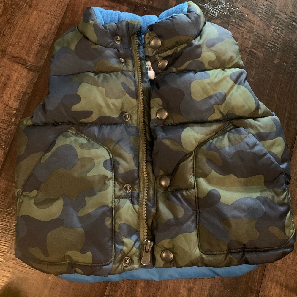 GAP - Toddler boy vest - 12-18 months